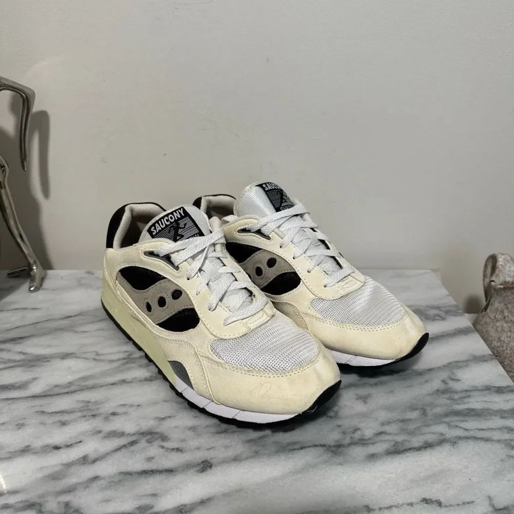 Saucony Shadow 6000 Cream and Black Sneakers Mens Sz 11.5